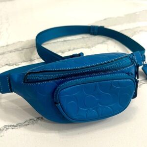 COACH CH073 Signature Leather Sprint Belt Bag. COLOR: Blue Jay